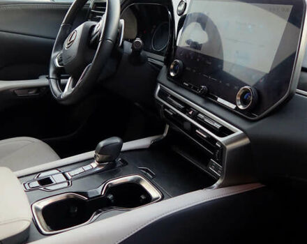 Білий Лексус РХ, об'ємом двигуна 2.4 л та пробігом 71 тис. км за 56500 $, фото 6 на Automoto.ua