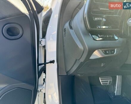 Білий Лексус РХ, об'ємом двигуна 2.4 л та пробігом 41 тис. км за 64999 $, фото 17 на Automoto.ua