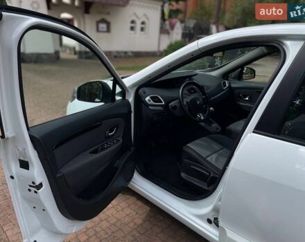 Белый Лексус РХ, объемом двигателя 2.4 л и пробегом 35 тыс. км за 23000 $, фото 6 на Automoto.ua