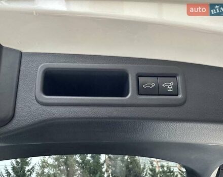 Білий Лексус РХ, об'ємом двигуна 2.5 л та пробігом 29 тис. км за 74500 $, фото 62 на Automoto.ua