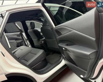 Білий Лексус РХ, об'ємом двигуна 2.4 л та пробігом 3 тис. км за 56900 $, фото 46 на Automoto.ua