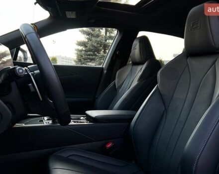 Білий Лексус РХ, об'ємом двигуна 2.39 л та пробігом 11 тис. км за 50500 $, фото 8 на Automoto.ua