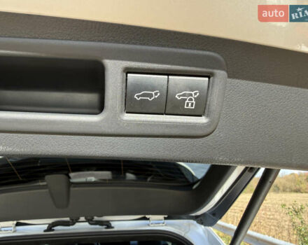 Білий Лексус РХ, об'ємом двигуна 2.4 л та пробігом 52 тис. км за 57000 $, фото 33 на Automoto.ua