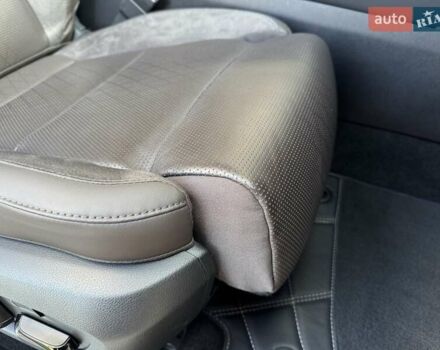 Белый Лексус РХ, объемом двигателя 2.5 л и пробегом 39 тыс. км за 79000 $, фото 67 на Automoto.ua