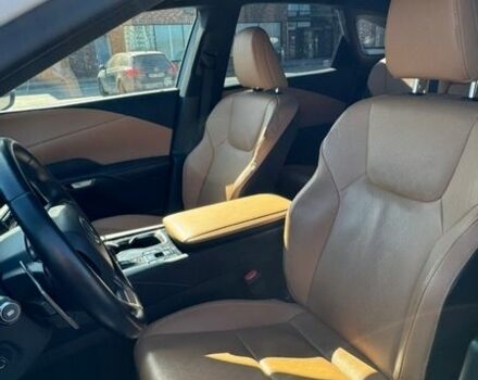 Белый Лексус РХ, объемом двигателя 2.39 л и пробегом 50 тыс. км за 70000 $, фото 7 на Automoto.ua