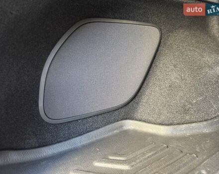 Белый Лексус РХ, объемом двигателя 2.5 л и пробегом 39 тыс. км за 79000 $, фото 80 на Automoto.ua