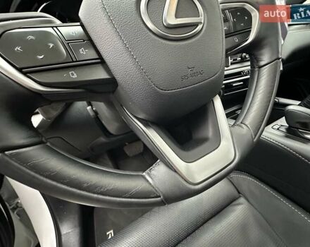Білий Лексус РХ, об'ємом двигуна 2.5 л та пробігом 29 тис. км за 74500 $, фото 56 на Automoto.ua