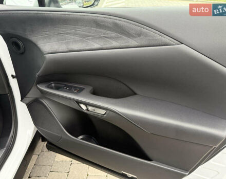 Белый Лексус РХ, объемом двигателя 2.4 л и пробегом 2 тыс. км за 65000 $, фото 25 на Automoto.ua