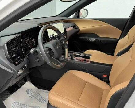 Білий Лексус РХ, об'ємом двигуна 2.5 л та пробігом 6 тис. км за 50000 $, фото 7 на Automoto.ua