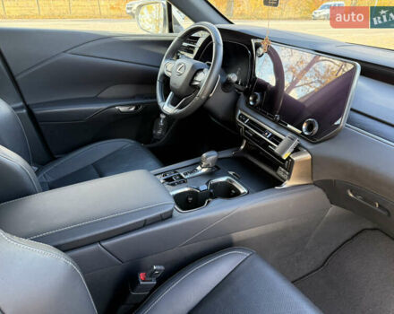 Білий Лексус РХ, об'ємом двигуна 2.4 л та пробігом 52 тис. км за 57000 $, фото 23 на Automoto.ua