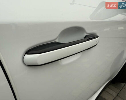 Белый Лексус РХ, объемом двигателя 2.4 л и пробегом 2 тыс. км за 65000 $, фото 23 на Automoto.ua