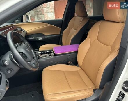 Білий Лексус РХ, об'ємом двигуна 2.49 л та пробігом 29 тис. км за 77500 $, фото 35 на Automoto.ua