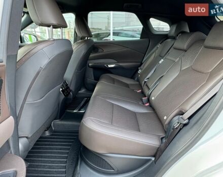 Белый Лексус РХ, объемом двигателя 2.5 л и пробегом 5 тыс. км за 86900 $, фото 22 на Automoto.ua