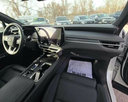 Білий Лексус РХ, об'ємом двигуна 0 л та пробігом 4 тис. км за 30500 $, фото 4 на Automoto.ua