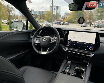 Лексус РХ 2024 в Львове на Automoto.ua Белый Лексус РХ, объемом двигателя 2.5 л и пробегом 1 тыс. км за 66000 $, фото 37 на Automoto.ua