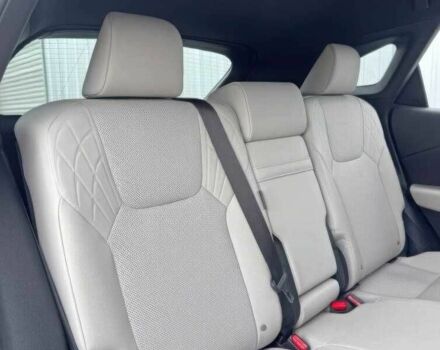 Белый Лексус РХ, объемом двигателя 2.4 л и пробегом 15 тыс. км за 28000 $, фото 16 на Automoto.ua