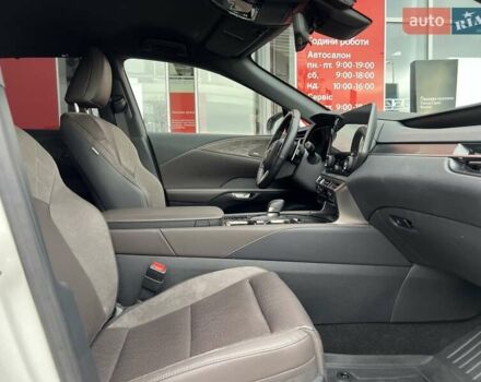 Білий Лексус РХ, об'ємом двигуна 2.5 л та пробігом 8 тис. км за 93241 $, фото 10 на Automoto.ua