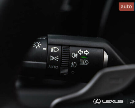 Білий Лексус РХ, об'ємом двигуна 2.4 л та пробігом 43 тис. км за 88000 $, фото 23 на Automoto.ua