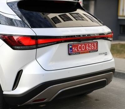 Белый Лексус РХ, объемом двигателя 2.5 л и пробегом 11 тыс. км за 72000 $, фото 8 на Automoto.ua