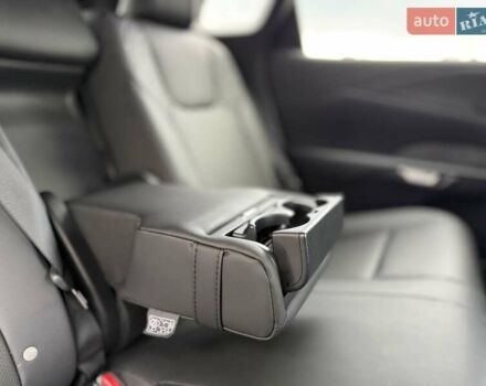 Белый Лексус РХ, объемом двигателя 2.4 л и пробегом 6 тыс. км за 63000 $, фото 21 на Automoto.ua