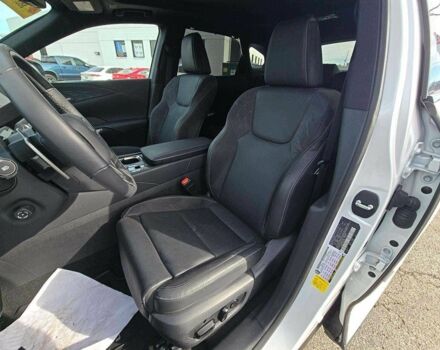 Білий Лексус РХ, об'ємом двигуна 0 л та пробігом 4 тис. км за 30500 $, фото 12 на Automoto.ua