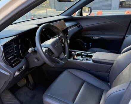 Лексус РХ 2024 в Одессе на Automoto.ua Белый Лексус РХ, объемом двигателя 2.39 л и пробегом 1 тыс. км за 72500 $, фото 8 на Automoto.ua