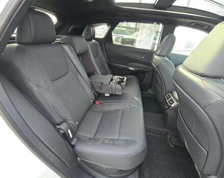 Білий Лексус РХ, об'ємом двигуна 0 л та пробігом 4 тис. км за 30500 $, фото 6 на Automoto.ua