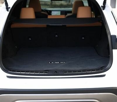 Белый Лексус РХ, объемом двигателя 2.5 л и пробегом 11 тыс. км за 72000 $, фото 5 на Automoto.ua