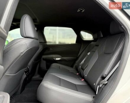 Белый Лексус РХ, объемом двигателя 2.4 л и пробегом 6 тыс. км за 63000 $, фото 18 на Automoto.ua