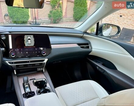 Білий Лексус РХ, об'ємом двигуна 2.5 л та пробігом 40 тис. км за 67000 $, фото 17 на Automoto.ua