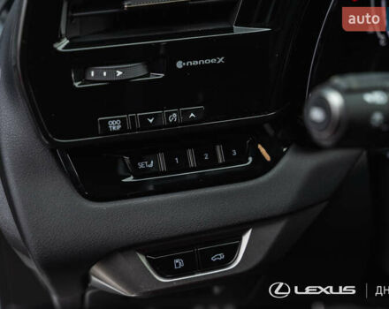 Білий Лексус РХ, об'ємом двигуна 2.4 л та пробігом 43 тис. км за 88000 $, фото 21 на Automoto.ua