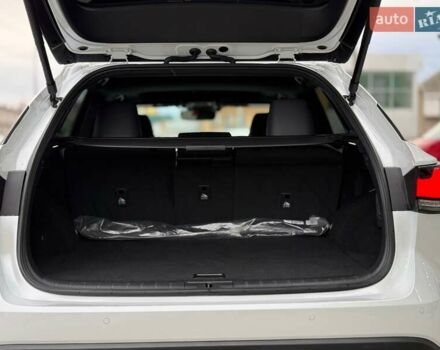 Белый Лексус РХ, объемом двигателя 2.4 л и пробегом 6 тыс. км за 63000 $, фото 7 на Automoto.ua