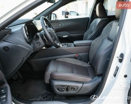 Белый Лексус РХ, объемом двигателя 2.5 л и пробегом 1 тыс. км за 98626 $, фото 13 на Automoto.ua