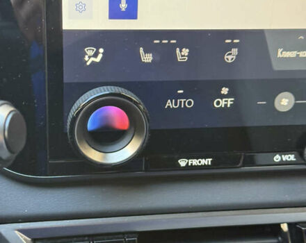 Белый Лексус РХ, объемом двигателя 2.5 л и пробегом 7 тыс. км за 77000 $, фото 15 на Automoto.ua