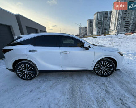 Белый Лексус РХ, объемом двигателя 2.5 л и пробегом 7 тыс. км за 77000 $, фото 3 на Automoto.ua