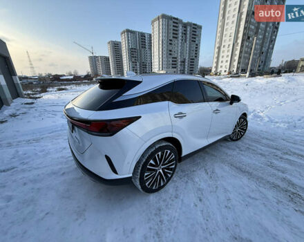 Белый Лексус РХ, объемом двигателя 2.5 л и пробегом 7 тыс. км за 77000 $, фото 5 на Automoto.ua