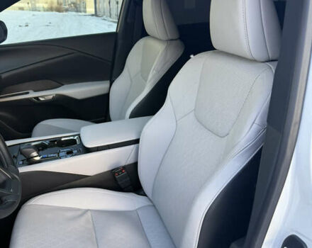 Белый Лексус РХ, объемом двигателя 2.5 л и пробегом 7 тыс. км за 77000 $, фото 10 на Automoto.ua