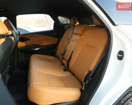 Белый Лексус РХ, объемом двигателя 2.5 л и пробегом 1 тыс. км за 77000 $, фото 10 на Automoto.ua