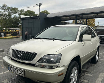 Белый Лексус РХ, объемом двигателя 3 л и пробегом 250 тыс. км за 7100 $, фото 1 на Automoto.ua
