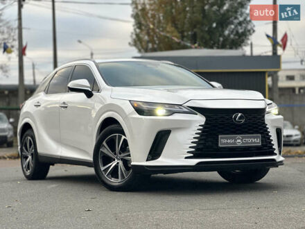 Лексус РХ 2023 у Києві на Automoto.ua Білий Лексус РХ, об'ємом двигуна 2.4 л та пробігом 5 тис. км за 55900 $, фото 1 на Automoto.ua