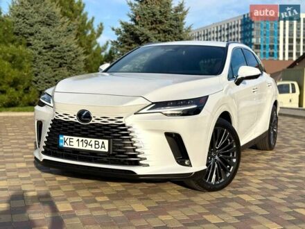 Лексус РХ 2023 в Киеве на Automoto.ua Белый Лексус РХ, объемом двигателя 2.49 л и пробегом 39 тыс. км за 79000 $, фото 1 на Automoto.ua