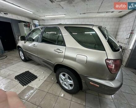 Лексус РХ 1998 в Киеве на Automoto.ua Бежевый Лексус РХ, объемом двигателя 3 л и пробегом 420 тыс. км за 5550 $, фото 1 на Automoto.ua