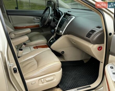 Бежевый Лексус РХ, объемом двигателя 3.3 л и пробегом 270 тыс. км за 9200 $, фото 13 на Automoto.ua