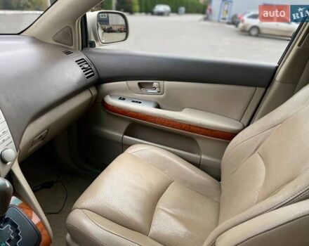 Бежевый Лексус РХ, объемом двигателя 3.31 л и пробегом 258 тыс. км за 8900 $, фото 17 на Automoto.ua