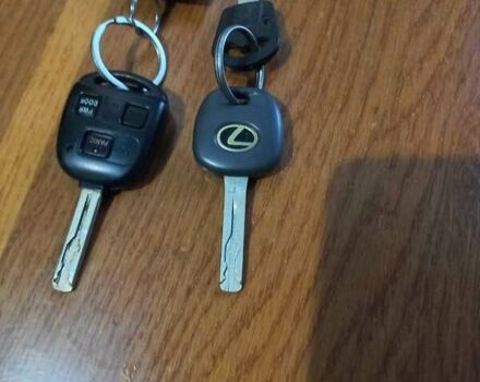 Бежевый Лексус РХ, объемом двигателя 3.3 л и пробегом 268 тыс. км за 10700 $, фото 4 на Automoto.ua