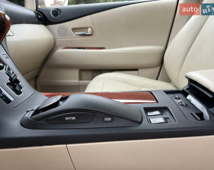 Лексус РХ 2009 в Днепре (Днепропетровске) на Automoto.ua Бежевый Лексус РХ, объемом двигателя 3.46 л и пробегом 186 тыс. км за 13900 $, фото 16 на Automoto.ua