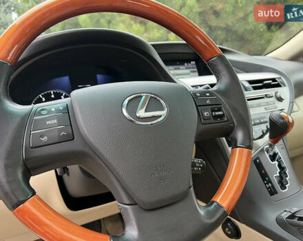 Лексус РХ 2009 в Днепре (Днепропетровске) на Automoto.ua Бежевый Лексус РХ, объемом двигателя 3.46 л и пробегом 186 тыс. км за 13900 $, фото 17 на Automoto.ua