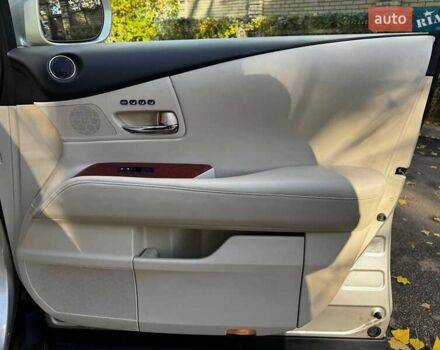 Лексус РХ 2012 в Киеве на Automoto.ua Бежевый Лексус РХ, объемом двигателя 3.5 л и пробегом 98 тыс. км за 22990 $, фото 32 на Automoto.ua