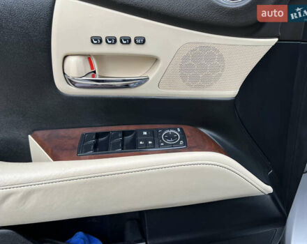 Бежевий Лексус РХ, об'ємом двигуна 3.46 л та пробігом 213 тис. км за 19999 $, фото 23 на Automoto.ua