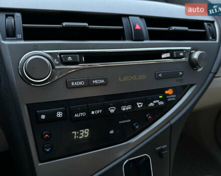 Бежевый Лексус РХ, объемом двигателя 3.46 л и пробегом 189 тыс. км за 18999 $, фото 106 на Automoto.ua